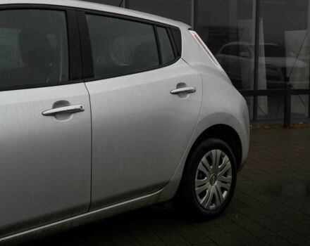 Серый Ниссан Лиф, объемом двигателя 0 л и пробегом 174 тыс. км за 5800 $, фото 3 на Automoto.ua