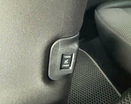 Серый Ниссан Лиф, объемом двигателя 0 л и пробегом 162 тыс. км за 7000 $, фото 5 на Automoto.ua