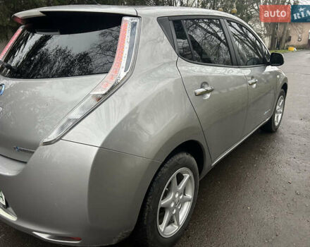 Сірий Ніссан Ліф, об'ємом двигуна 0 л та пробігом 111 тис. км за 8100 $, фото 13 на Automoto.ua