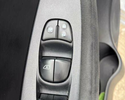 Серый Ниссан Лиф, объемом двигателя 0 л и пробегом 105 тыс. км за 11900 $, фото 25 на Automoto.ua