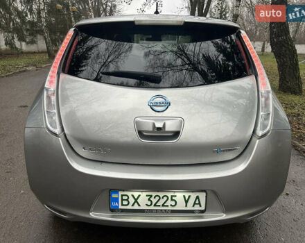Сірий Ніссан Ліф, об'ємом двигуна 0 л та пробігом 111 тис. км за 8100 $, фото 12 на Automoto.ua