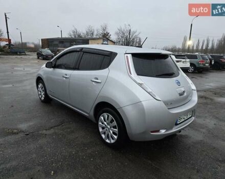 Серый Ниссан Лиф, объемом двигателя 0 л и пробегом 103 тыс. км за 6999 $, фото 5 на Automoto.ua