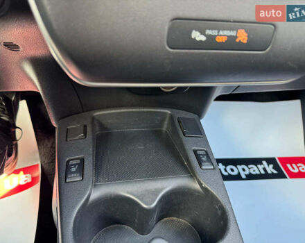 Сірий Ніссан Ліф, об'ємом двигуна 0 л та пробігом 125 тис. км за 7990 $, фото 28 на Automoto.ua