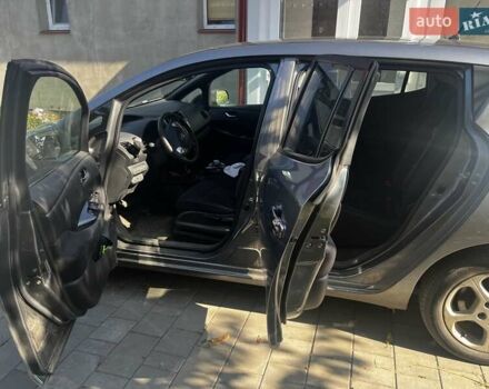 Серый Ниссан Лиф, объемом двигателя 0 л и пробегом 117 тыс. км за 7000 $, фото 4 на Automoto.ua