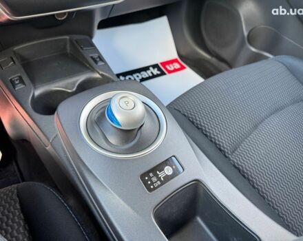 Серый Ниссан Лиф, объемом двигателя 0 л и пробегом 125 тыс. км за 7990 $, фото 29 на Automoto.ua