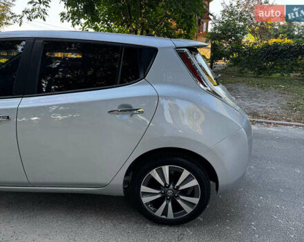 Серый Ниссан Лиф, объемом двигателя 0 л и пробегом 80 тыс. км за 10540 $, фото 10 на Automoto.ua