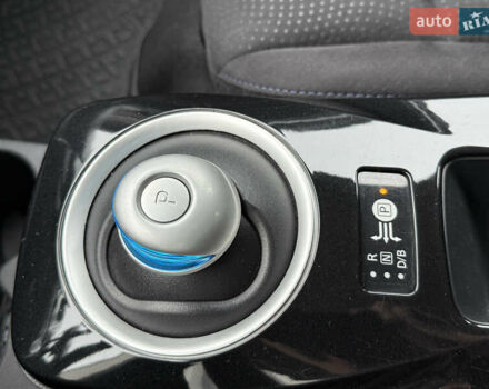 Серый Ниссан Лиф, объемом двигателя 0 л и пробегом 63 тыс. км за 7200 $, фото 42 на Automoto.ua