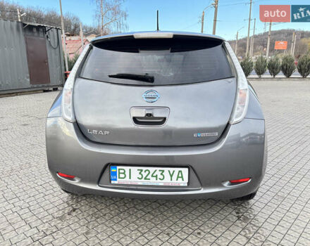 Серый Ниссан Лиф, объемом двигателя 0 л и пробегом 65 тыс. км за 9000 $, фото 6 на Automoto.ua