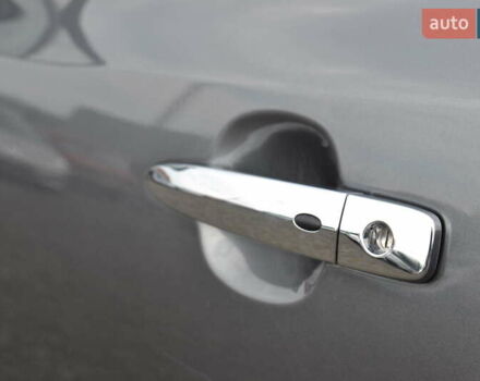 Серый Ниссан Лиф, объемом двигателя 0 л и пробегом 56 тыс. км за 8000 $, фото 36 на Automoto.ua