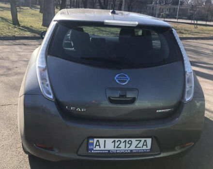 Сірий Ніссан Ліф, об'ємом двигуна 0 л та пробігом 125 тис. км за 7500 $, фото 4 на Automoto.ua