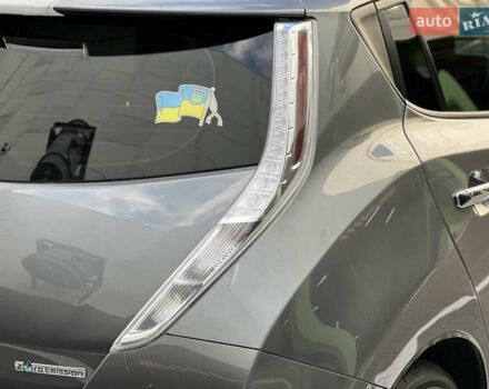 Серый Ниссан Лиф, объемом двигателя 0 л и пробегом 69 тыс. км за 8900 $, фото 11 на Automoto.ua