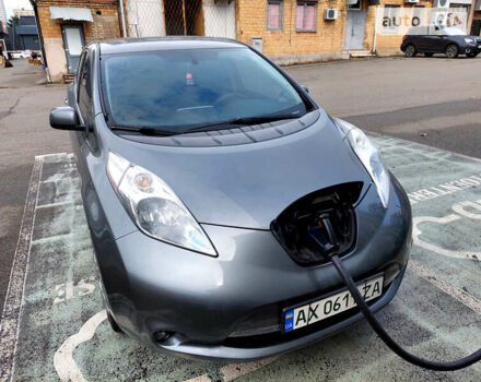 Серый Ниссан Лиф, объемом двигателя 0 л и пробегом 144 тыс. км за 7500 $, фото 3 на Automoto.ua