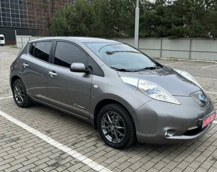 Серый Ниссан Лиф, объемом двигателя 0 л и пробегом 92 тыс. км за 8600 $, фото 2 на Automoto.ua