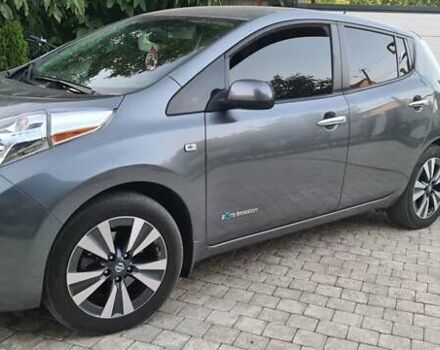 Сірий Ніссан Ліф, об'ємом двигуна 0 л та пробігом 98 тис. км за 7600 $, фото 1 на Automoto.ua