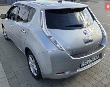 Сірий Ніссан Ліф, об'ємом двигуна 0 л та пробігом 110 тис. км за 7700 $, фото 22 на Automoto.ua