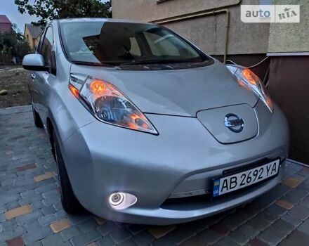 Серый Ниссан Лиф, объемом двигателя 0 л и пробегом 61 тыс. км за 8000 $, фото 41 на Automoto.ua