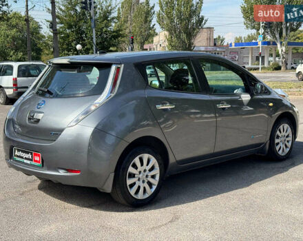 Сірий Ніссан Ліф, об'ємом двигуна 0 л та пробігом 125 тис. км за 7990 $, фото 4 на Automoto.ua