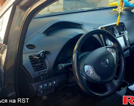 Серый Ниссан Лиф, объемом двигателя 80 л и пробегом 95 тыс. км за 8000 $, фото 3 на Automoto.ua