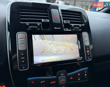 Серый Ниссан Лиф, объемом двигателя 0 л и пробегом 96 тыс. км за 7300 $, фото 9 на Automoto.ua