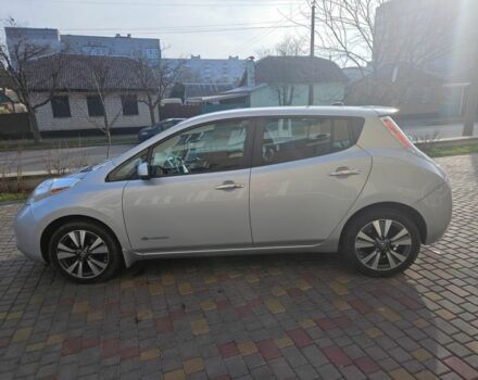 Сірий Ніссан Ліф, об'ємом двигуна 0 л та пробігом 57 тис. км за 9900 $, фото 1 на Automoto.ua