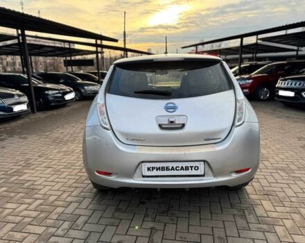 Сірий Ніссан Ліф, об'ємом двигуна 0 л та пробігом 94 тис. км за 7300 $, фото 6 на Automoto.ua