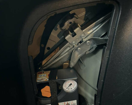 Серый Ниссан Лиф, объемом двигателя 0 л и пробегом 92 тыс. км за 8600 $, фото 83 на Automoto.ua