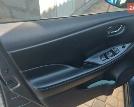 Сірий Ніссан Ліф, об'ємом двигуна 0 л та пробігом 92 тис. км за 9000 $, фото 4 на Automoto.ua