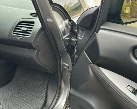 Сірий Ніссан Ліф, об'ємом двигуна 0 л та пробігом 106 тис. км за 8300 $, фото 18 на Automoto.ua