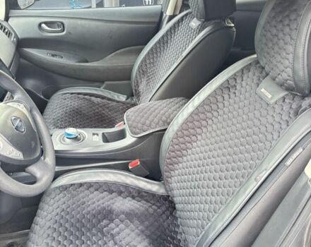 Серый Ниссан Лиф, объемом двигателя 0 л и пробегом 65 тыс. км за 9000 $, фото 4 на Automoto.ua