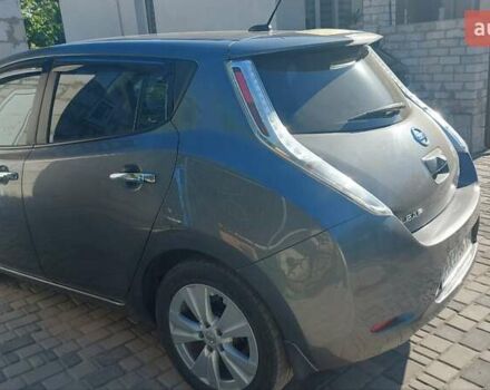 Сірий Ніссан Ліф, об'ємом двигуна 0 л та пробігом 92 тис. км за 9000 $, фото 1 на Automoto.ua