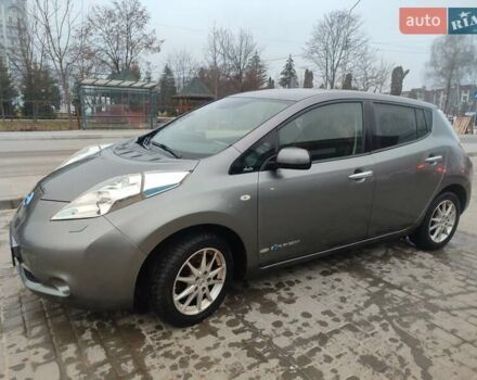Сірий Ніссан Ліф, об'ємом двигуна 0 л та пробігом 220 тис. км за 5600 $, фото 2 на Automoto.ua