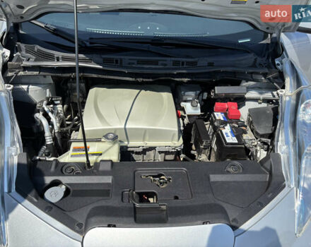 Серый Ниссан Лиф, объемом двигателя 0 л и пробегом 95 тыс. км за 9200 $, фото 15 на Automoto.ua