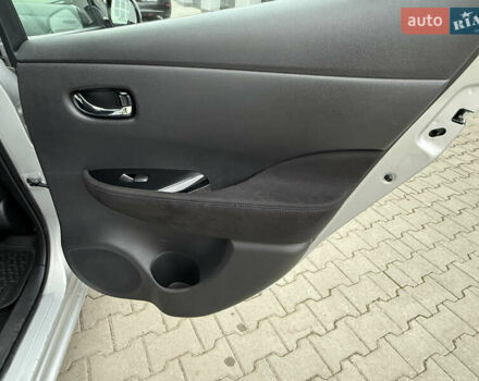 Серый Ниссан Лиф, объемом двигателя 0 л и пробегом 63 тыс. км за 7200 $, фото 24 на Automoto.ua