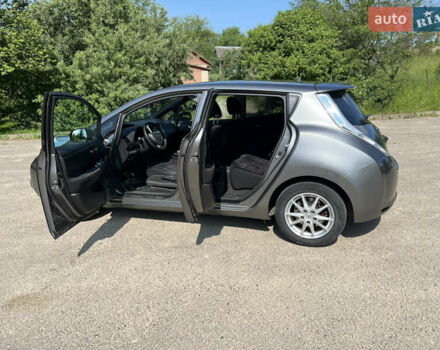 Серый Ниссан Лиф, объемом двигателя 0 л и пробегом 89 тыс. км за 8300 $, фото 4 на Automoto.ua