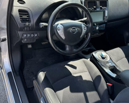 Серый Ниссан Лиф, объемом двигателя 0 л и пробегом 95 тыс. км за 9200 $, фото 13 на Automoto.ua