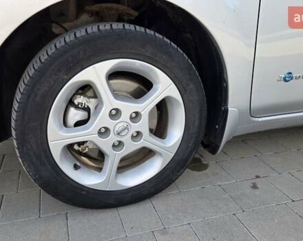 Сірий Ніссан Ліф, об'ємом двигуна 0 л та пробігом 110 тис. км за 7700 $, фото 14 на Automoto.ua