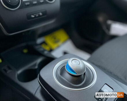 Сірий Ніссан Ліф, об'ємом двигуна 24 л та пробігом 70 тис. км за 8500 $, фото 14 на Automoto.ua