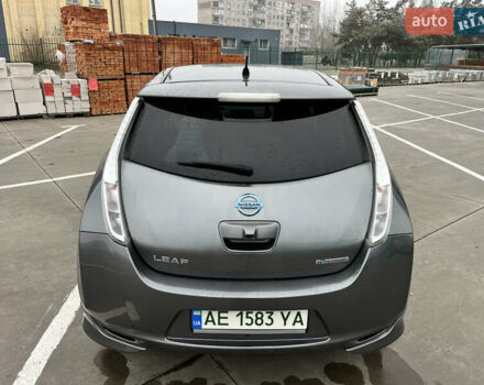 Серый Ниссан Лиф, объемом двигателя 0 л и пробегом 78 тыс. км за 8700 $, фото 8 на Automoto.ua