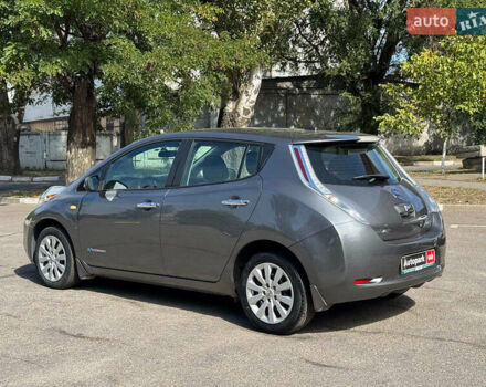 Сірий Ніссан Ліф, об'ємом двигуна 0 л та пробігом 125 тис. км за 7990 $, фото 3 на Automoto.ua