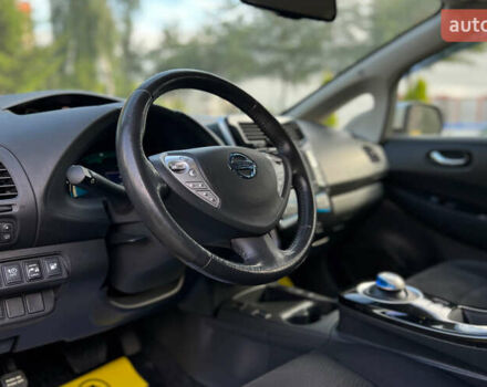 Серый Ниссан Лиф, объемом двигателя 0 л и пробегом 100 тыс. км за 8300 $, фото 19 на Automoto.ua