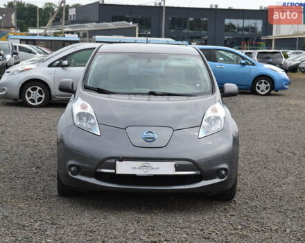 Серый Ниссан Лиф, объемом двигателя 0 л и пробегом 56 тыс. км за 8000 $, фото 2 на Automoto.ua