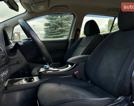 Серый Ниссан Лиф, объемом двигателя 0 л и пробегом 100 тыс. км за 8300 $, фото 18 на Automoto.ua