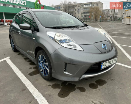 Серый Ниссан Лиф, объемом двигателя 0 л и пробегом 78 тыс. км за 8700 $, фото 5 на Automoto.ua