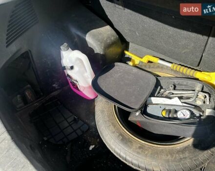 Серый Ниссан Лиф, объемом двигателя 0 л и пробегом 117 тыс. км за 7000 $, фото 2 на Automoto.ua