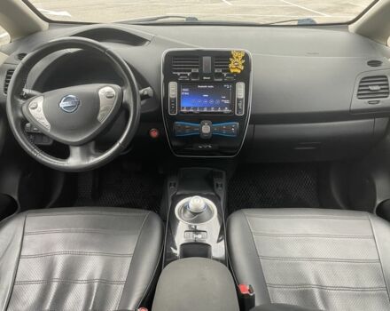 Серый Ниссан Лиф, объемом двигателя 0 л и пробегом 140 тыс. км за 7400 $, фото 2 на Automoto.ua