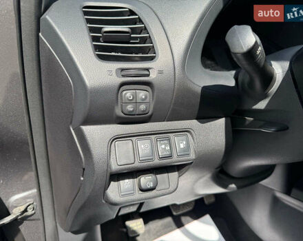 Сірий Ніссан Ліф, об'ємом двигуна 0 л та пробігом 125 тис. км за 7990 $, фото 20 на Automoto.ua