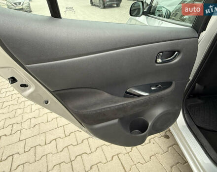 Серый Ниссан Лиф, объемом двигателя 0 л и пробегом 63 тыс. км за 7200 $, фото 26 на Automoto.ua