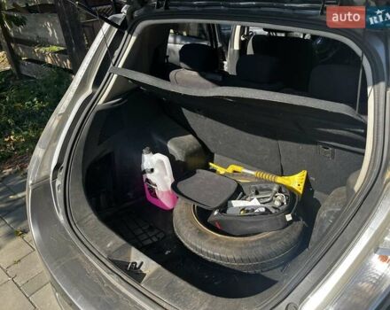 Серый Ниссан Лиф, объемом двигателя 0 л и пробегом 117 тыс. км за 7000 $, фото 3 на Automoto.ua