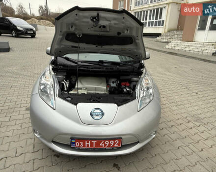 Серый Ниссан Лиф, объемом двигателя 0 л и пробегом 63 тыс. км за 7200 $, фото 67 на Automoto.ua