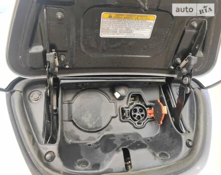 Серый Ниссан Лиф, объемом двигателя 0 л и пробегом 61 тыс. км за 8000 $, фото 33 на Automoto.ua